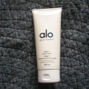 NIB Alo Glow System Mega C Body Wash 200 ML